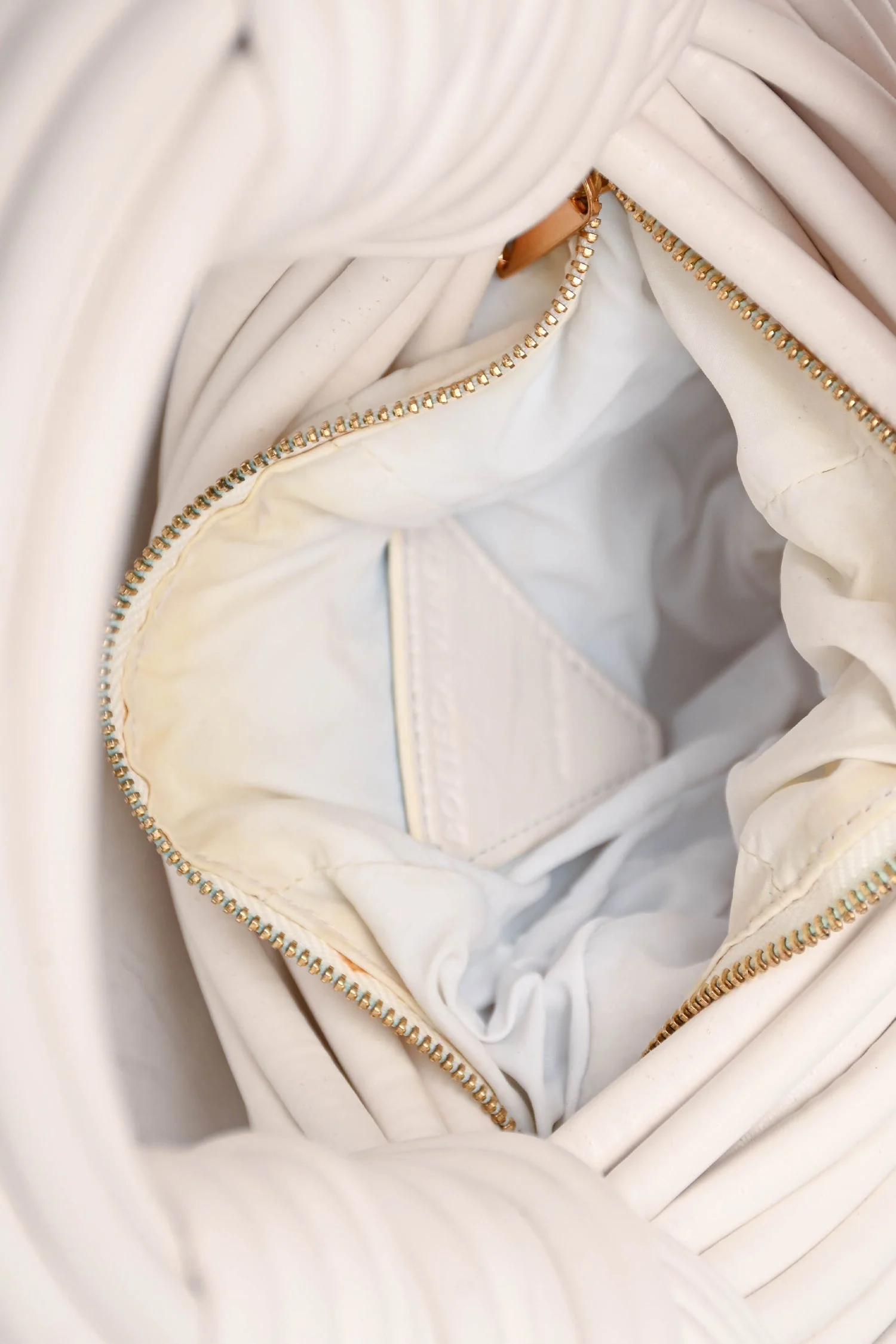 Bottega Veneta White Double Knot Leather Top Handle - Image 6