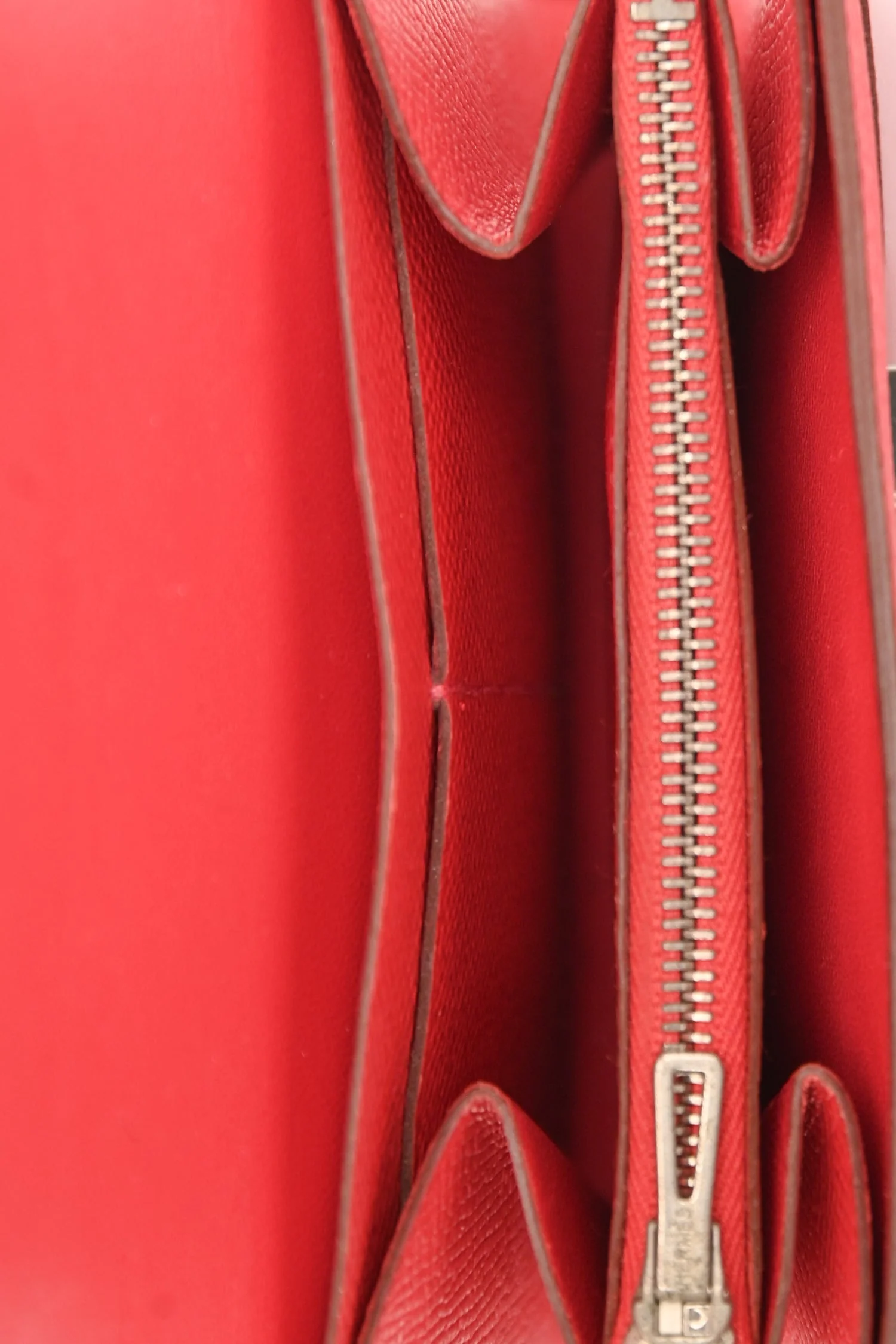 Hermès 2010 Red Epsom Leather Compact Constance Wallet - Image 6