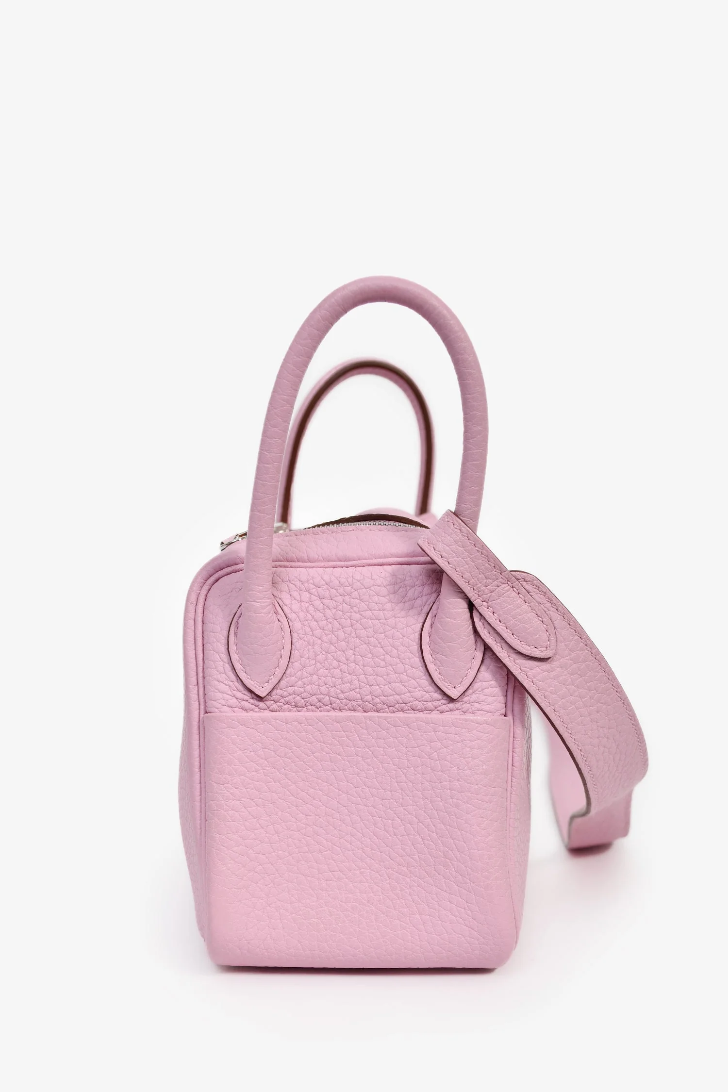 Hermès 2022 Mauve Sylvestre Clemence Leather Mini Lindy - Image 4