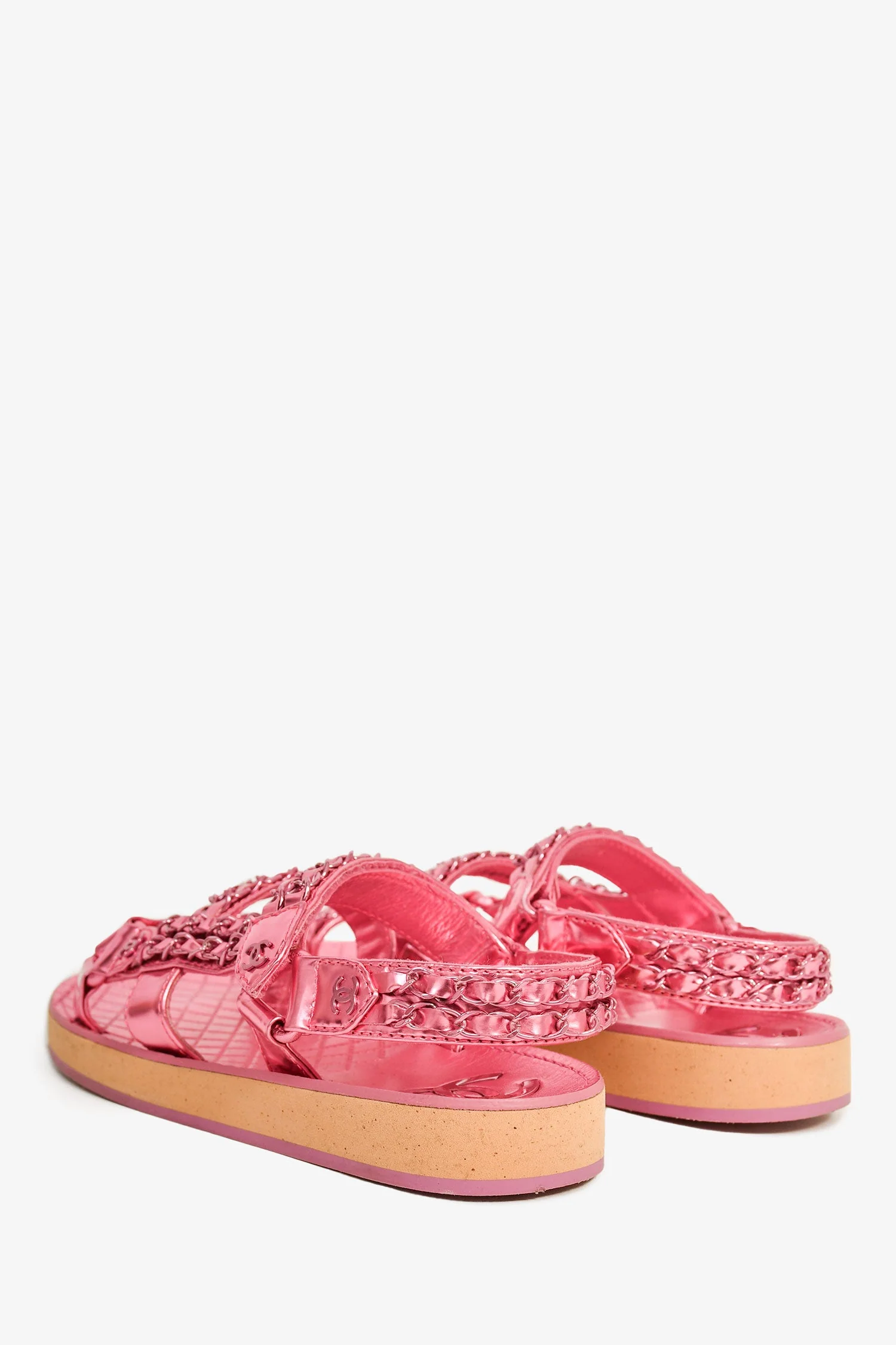 Pre-Loved Chanel™ 2022 Metallic Pink Leather Chain CC Sandals Size 36.5C - Image 4