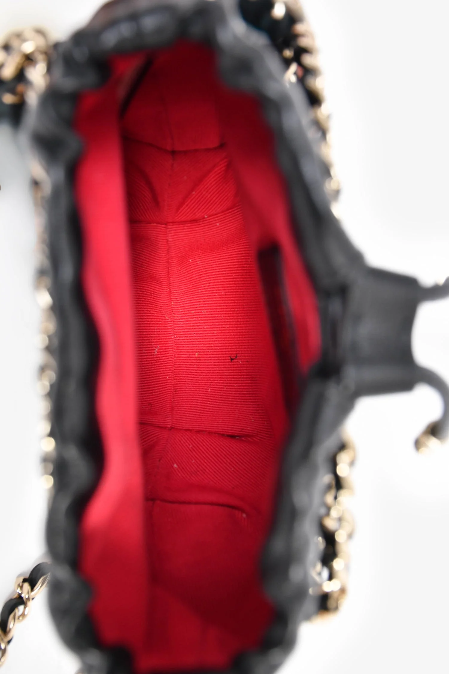 Pre-Loved Chanel™ Runway 2022 Black Lambskin Leather CC Logo Round Caged Crossbody Bag - Image 6