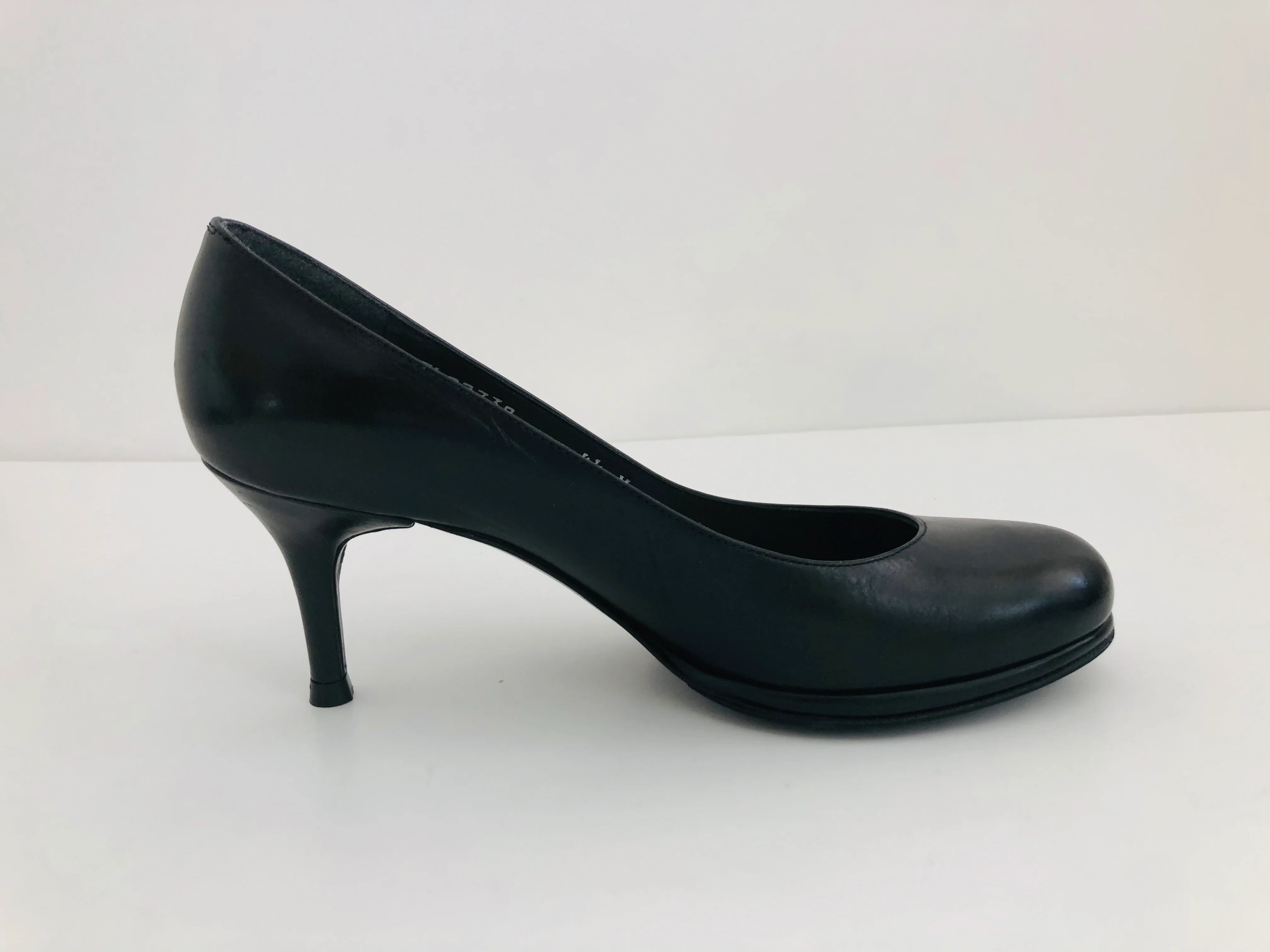 Stuart Weitzman Black Leather Heels Size 4.5 (NWT) - Image 8